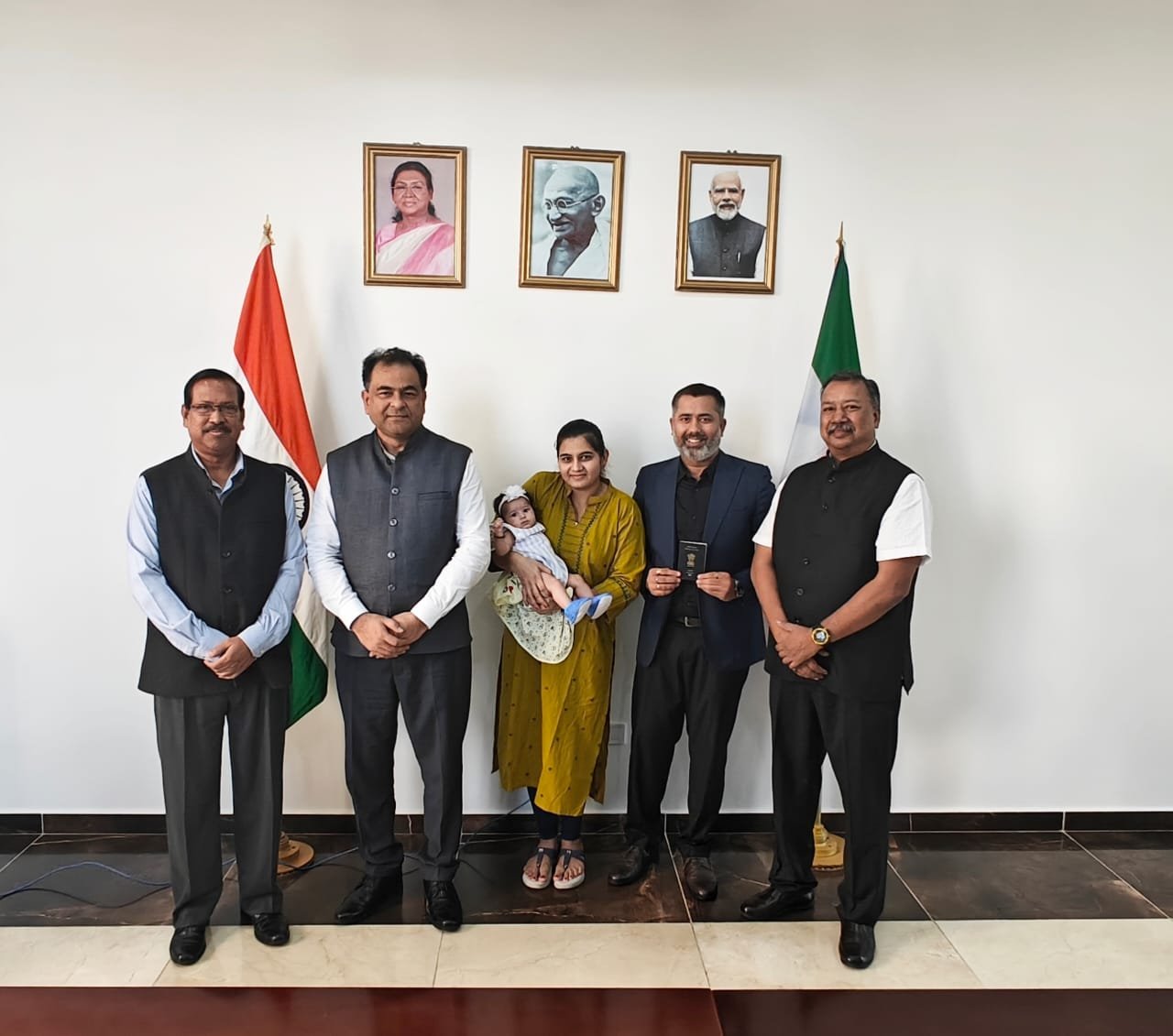 Amb Prashant Kumar Das handed over the first e- Passport from  @GuineaIndia on 12th Nov. 2025 to Miss Aadhya Dineshkumar Jamnani, under GPSP 2.0. This is the next-generation Indian Passport with embedded microchip ensuring security and making international travel easy.